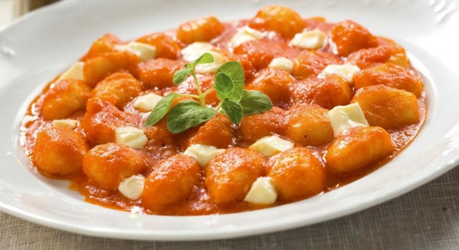 piatto di gnocchi alla sorrrentina