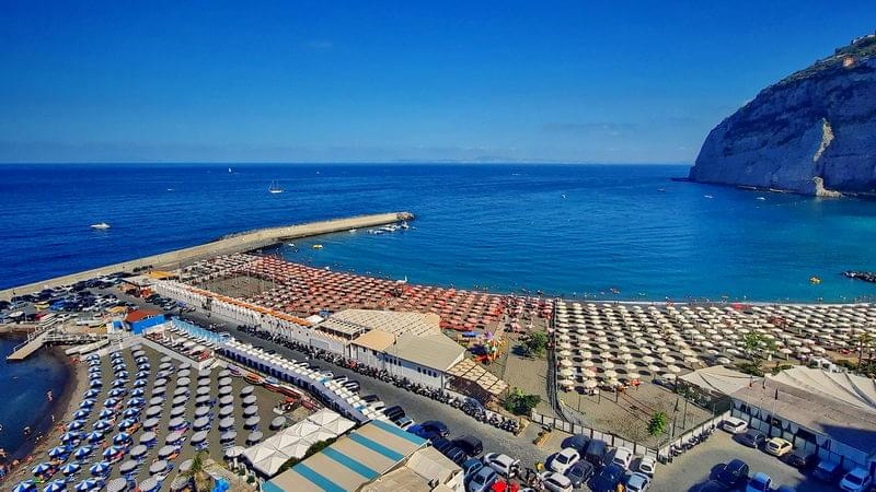 spiaggia di Meta al tramonto